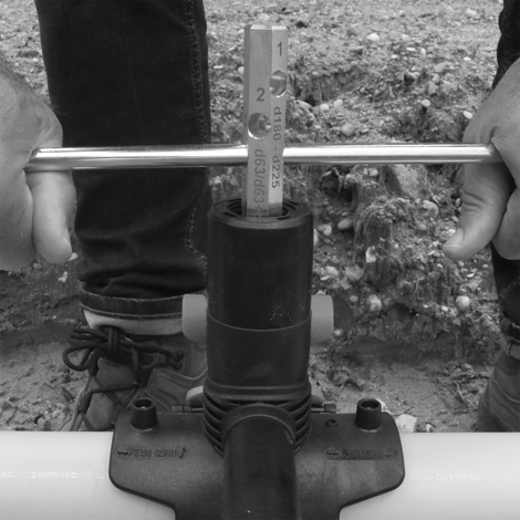 Арматура за врязване под налягане с удължено тръбно отклонение, SDR 11